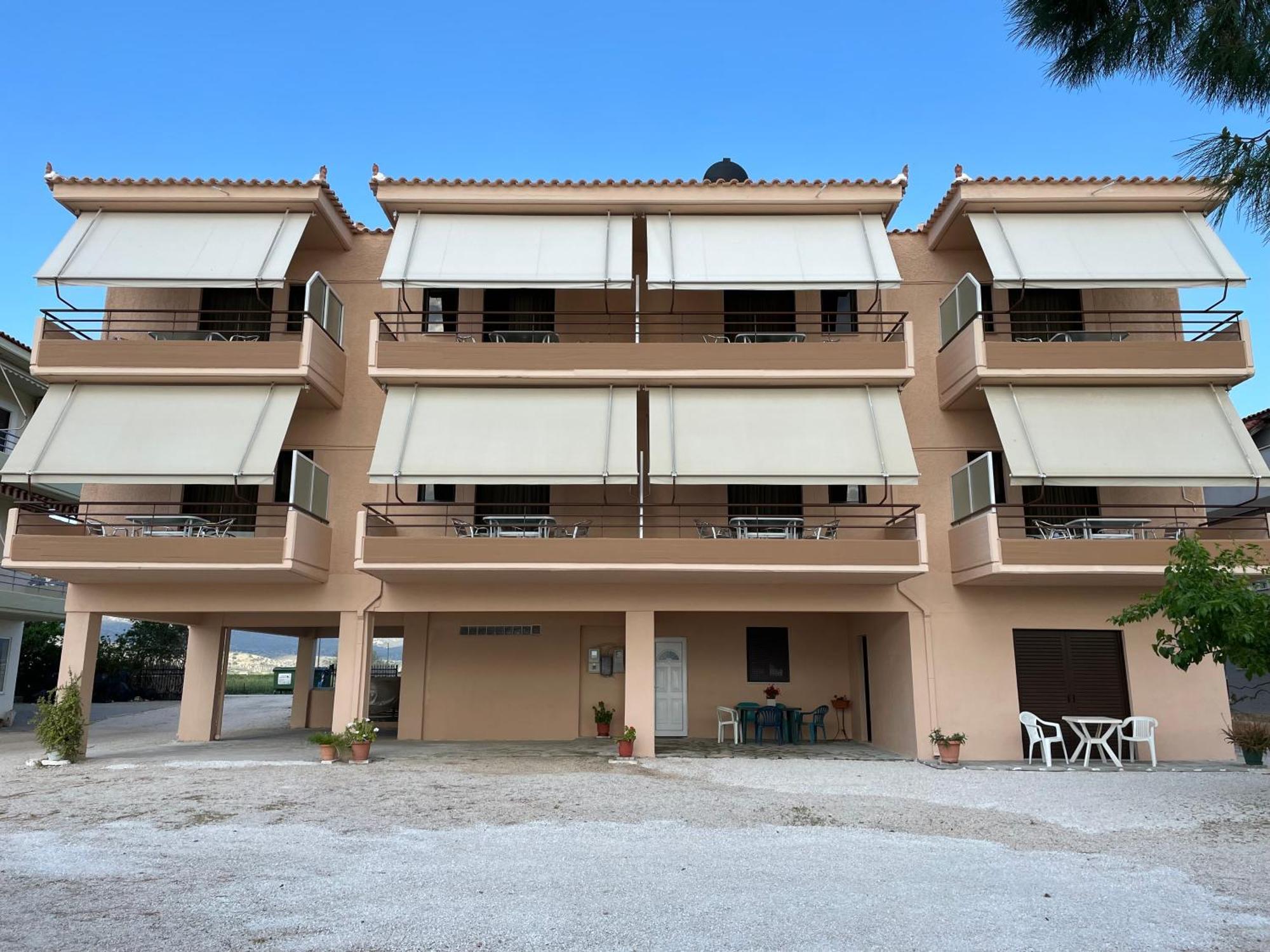 Finikas Apartment Iria Exterior photo