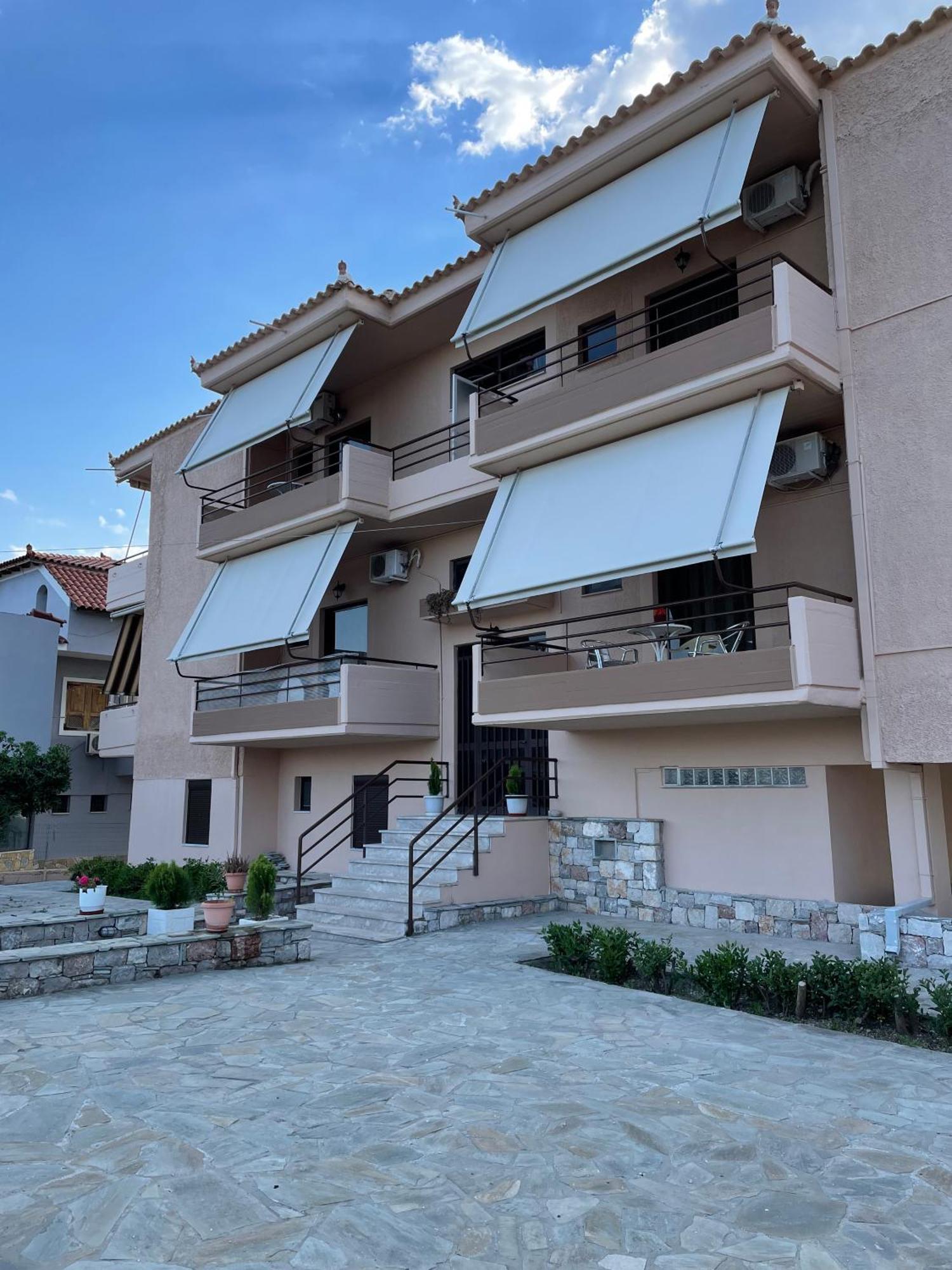 Finikas Apartment Iria Exterior photo