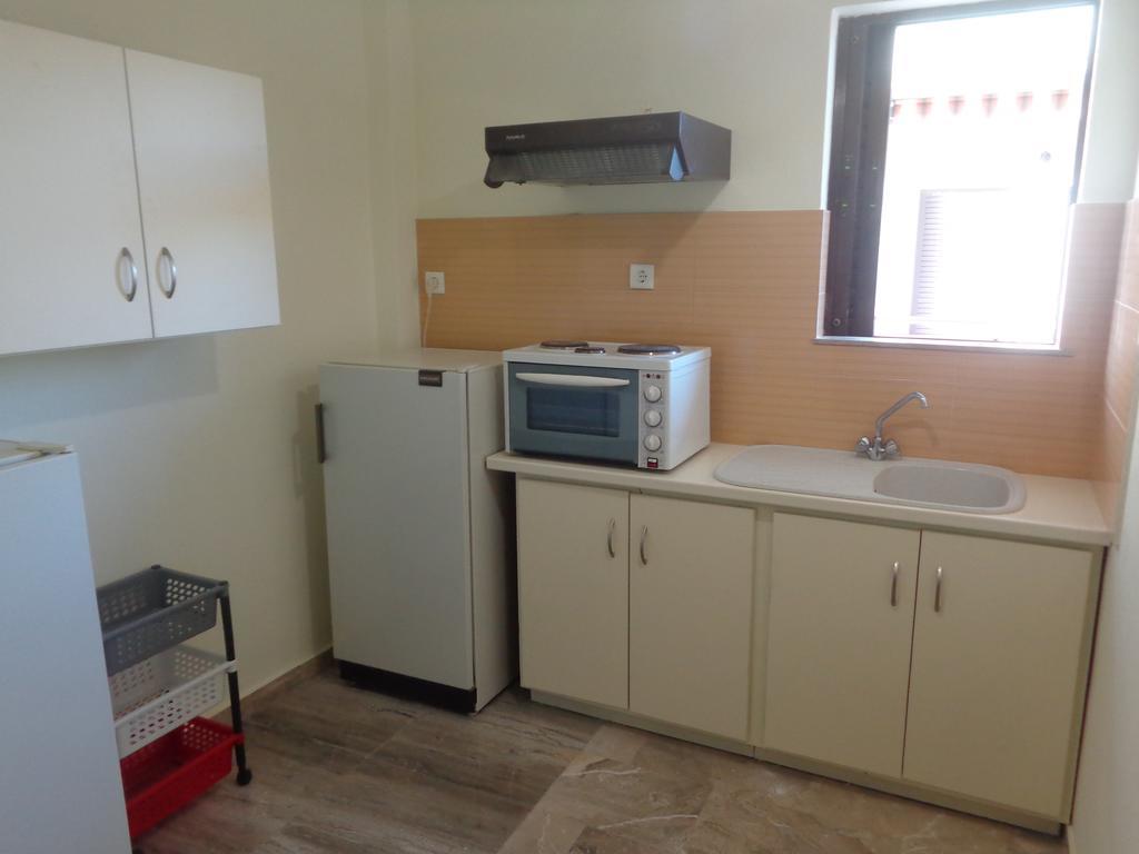 Finikas Apartment Iria Exterior photo